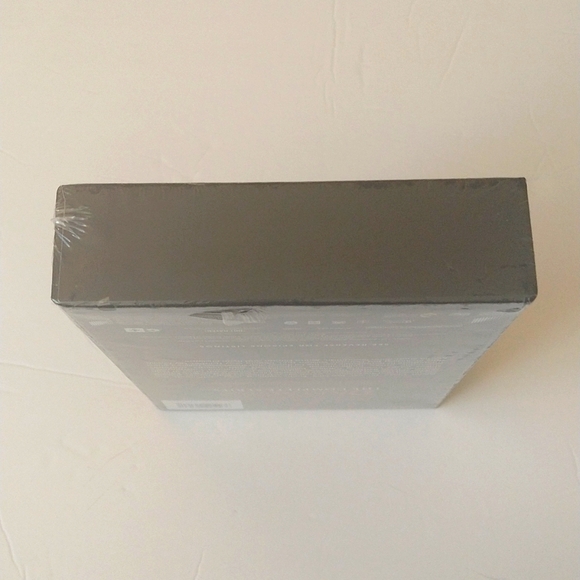 New sealed Damages The complete Series DVD Set Glenn Close Rose Byrne - Picture 3 of 5